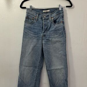 Levi’s Ribcage Straight 25